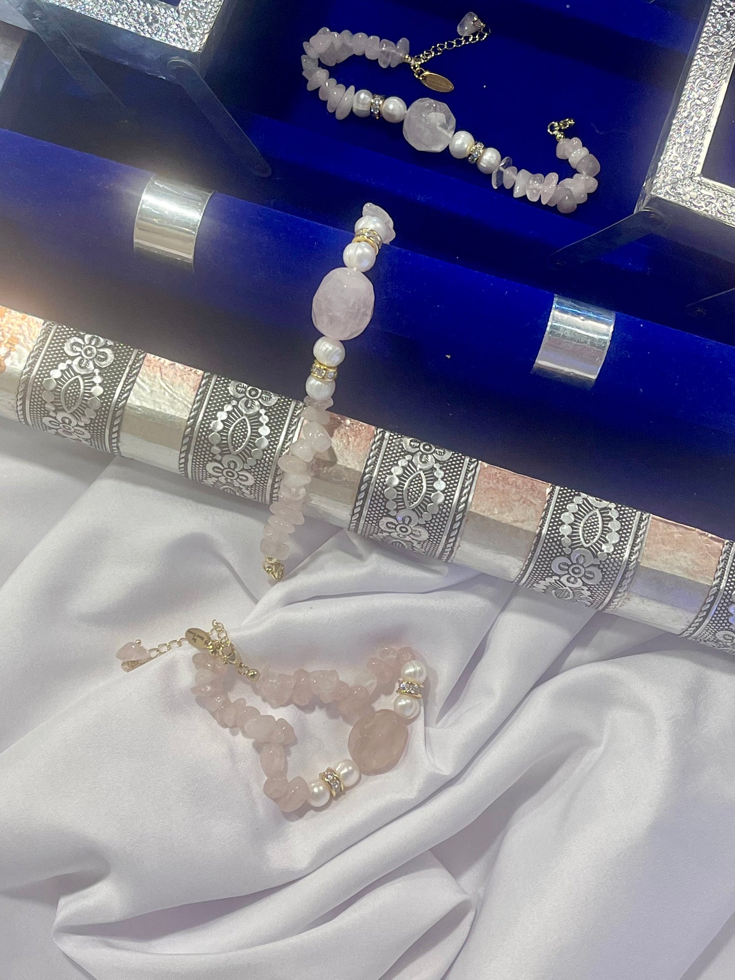 Rose Quartz & Biwa Pearl Bracelet ā Gold Accent Love Crystal Jewelry
