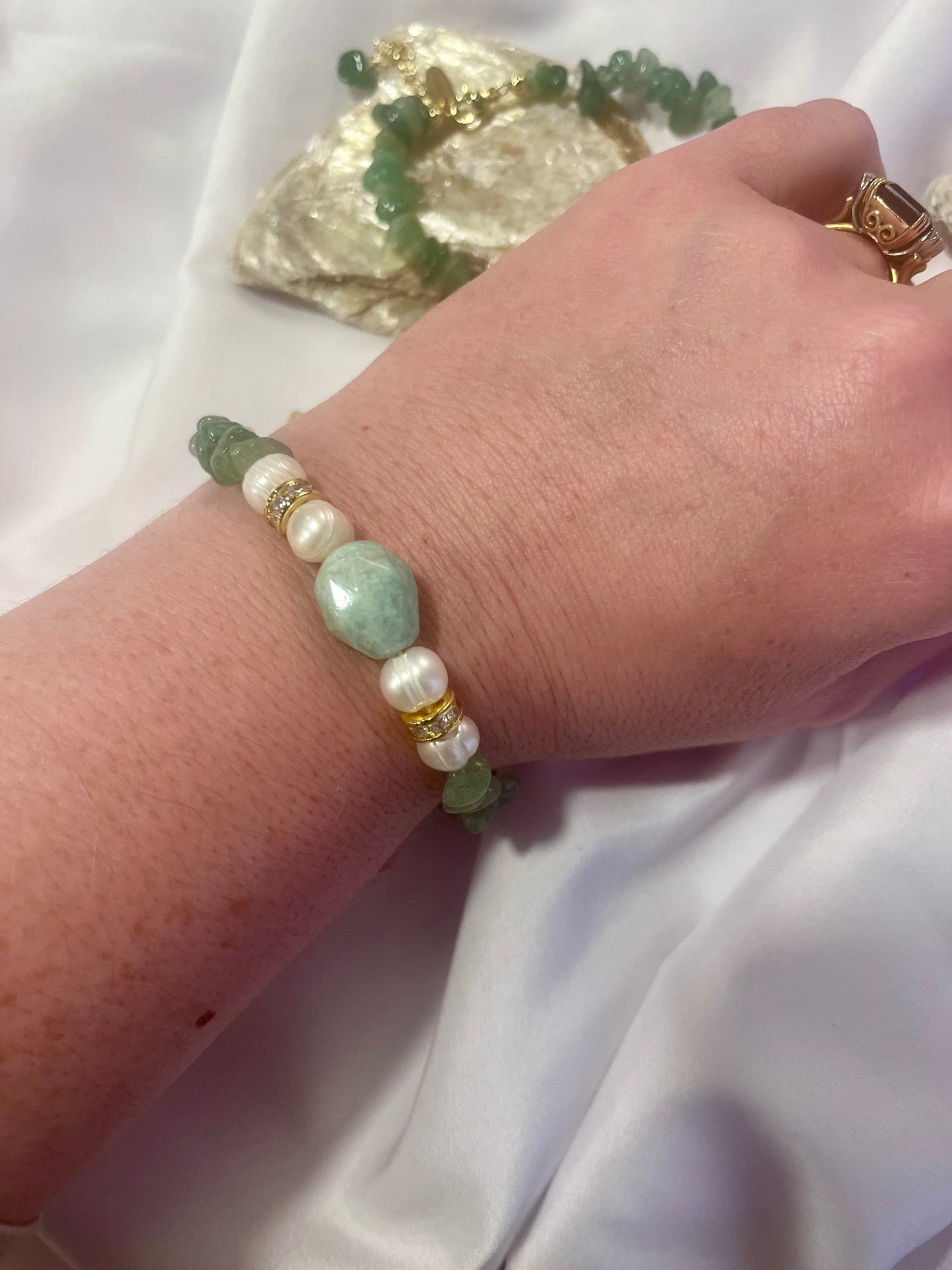 Green Aventurine & Biwa Pearl Bracelet ā Gold Accent Healing Jewelry