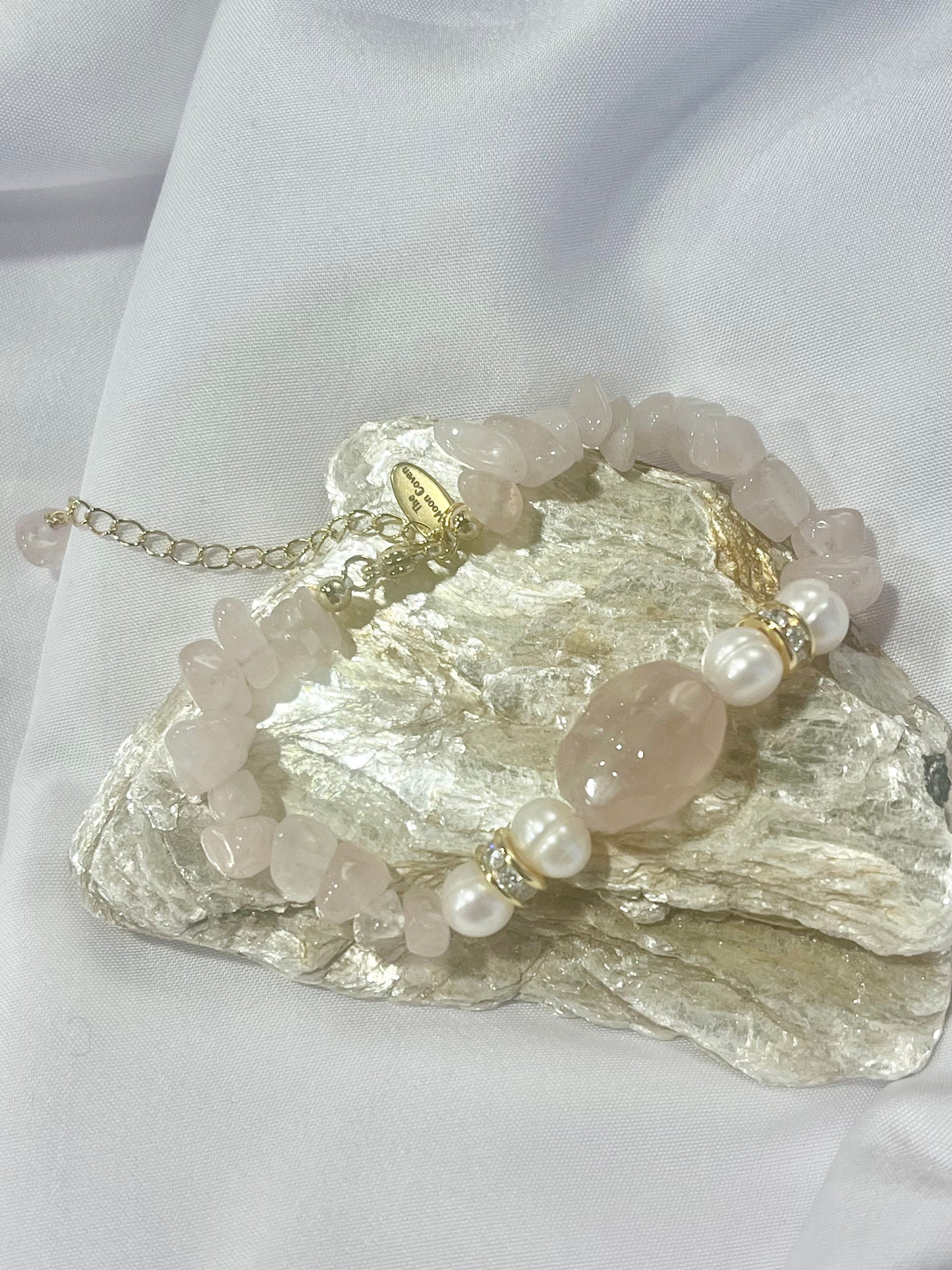 Rose Quartz & Biwa Pearl Bracelet ā Gold Accent Love Crystal Jewelry