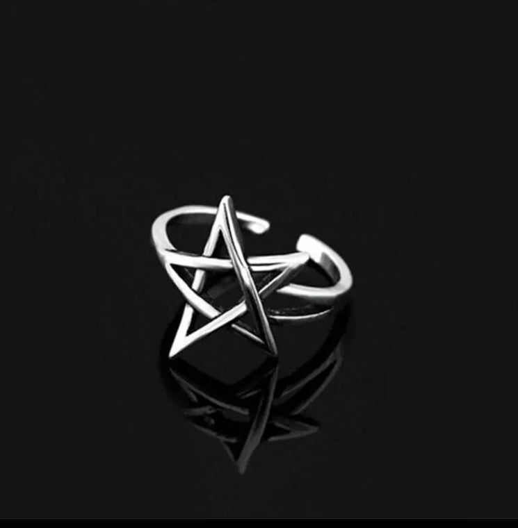 Silver Wiccan pentagram star ring