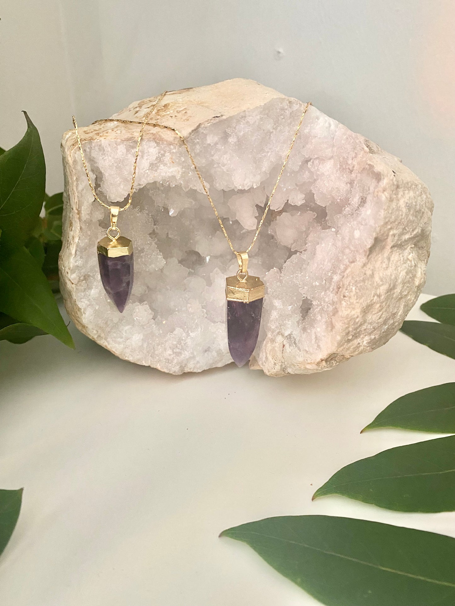 Amethyst bullet point necklace in gold
