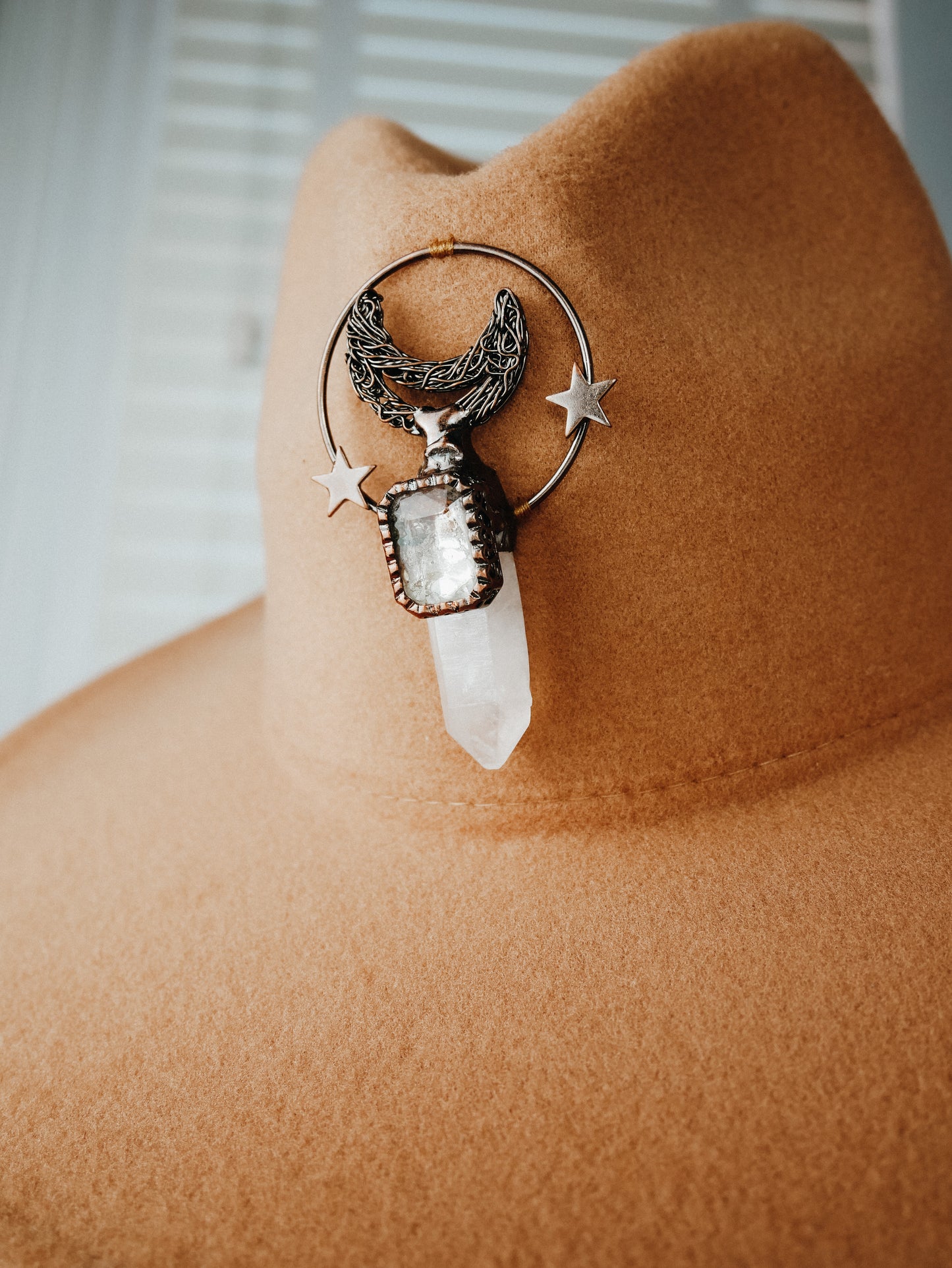 Arcana Amulet Hat – Beige Quartz Moon & Star Charm (Adjustable