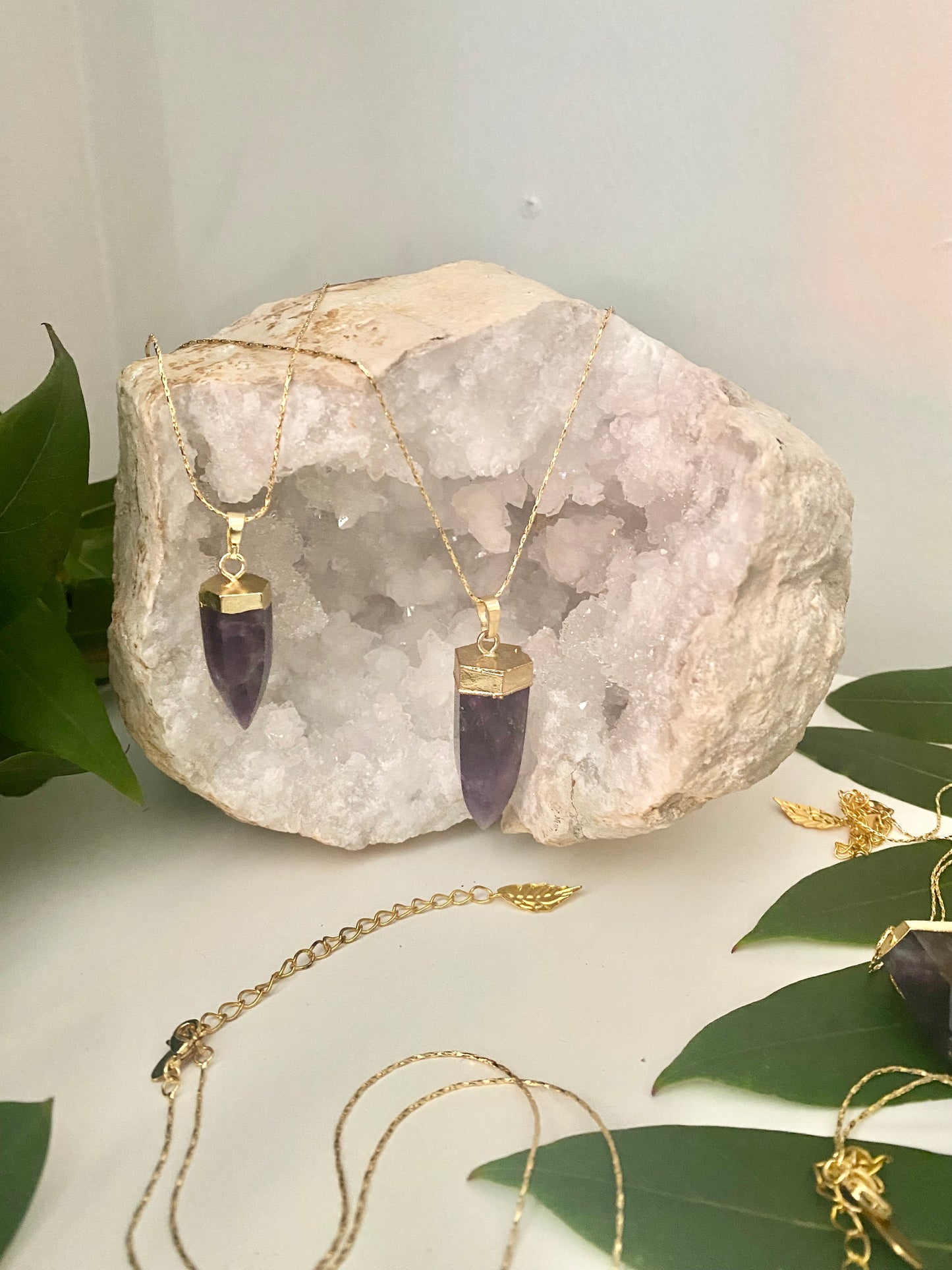 Amethyst bullet point necklace in gold
