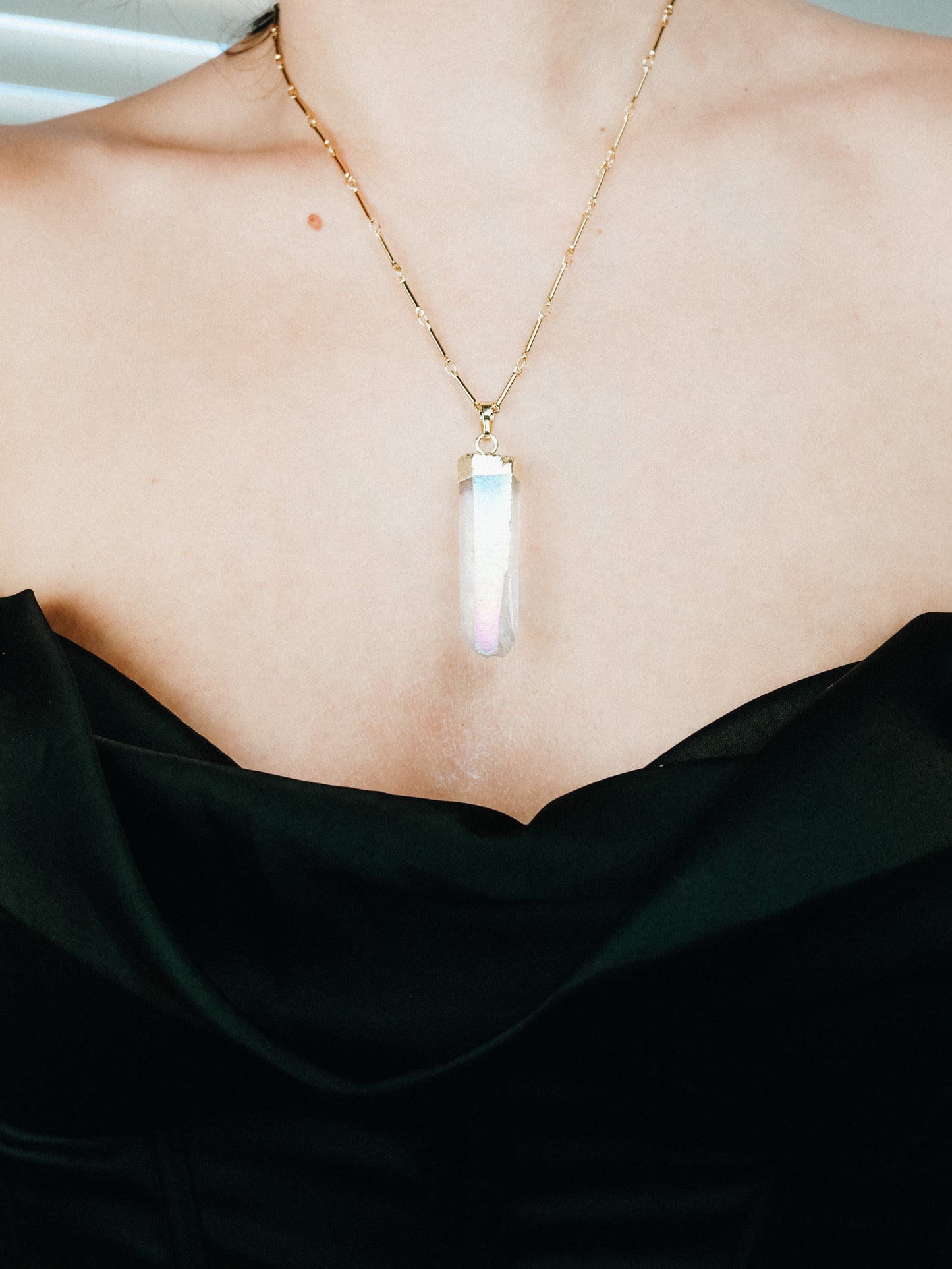 Rainbow quartz point necklace