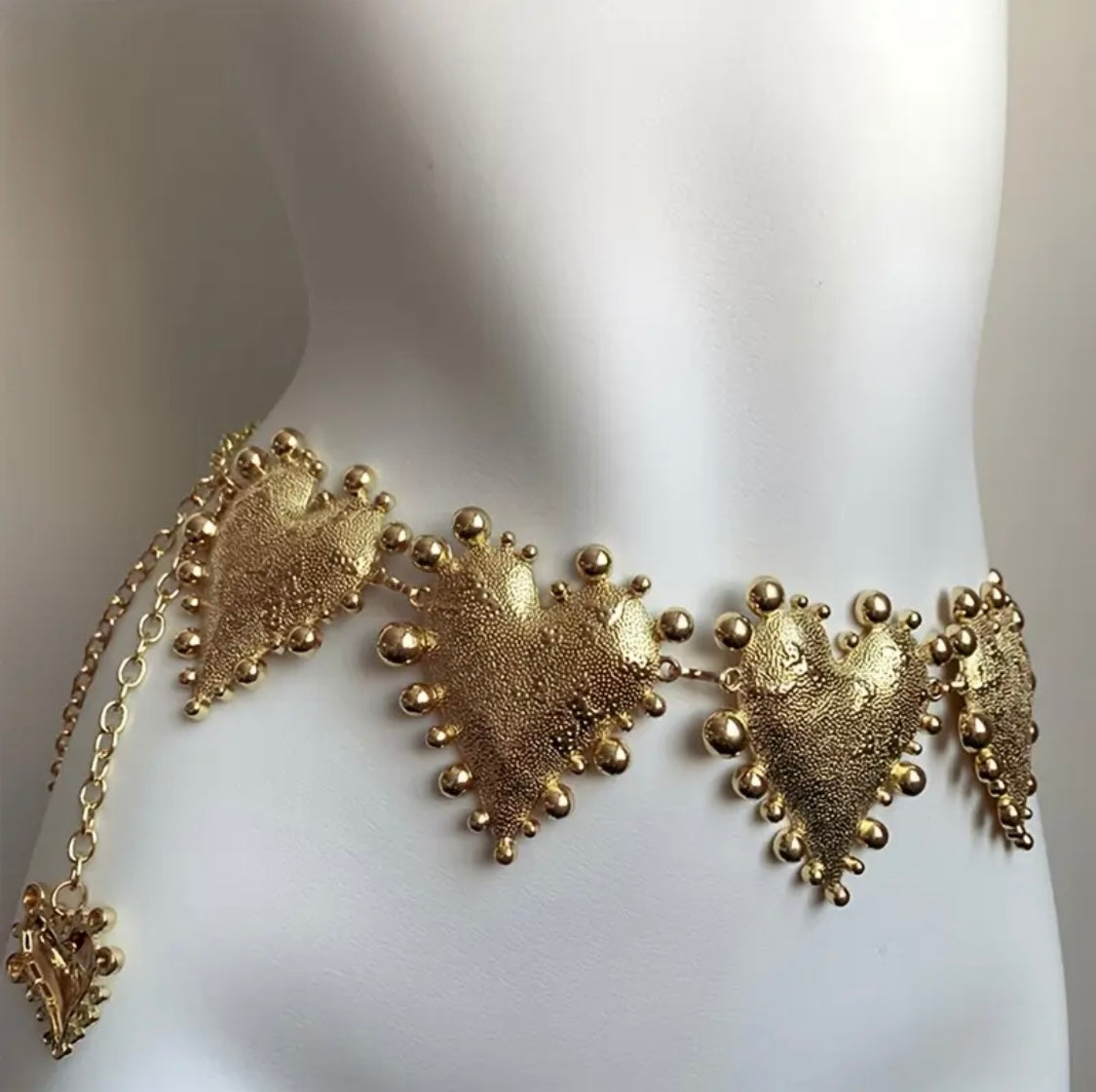 Golden Heart Statement Chain Belt