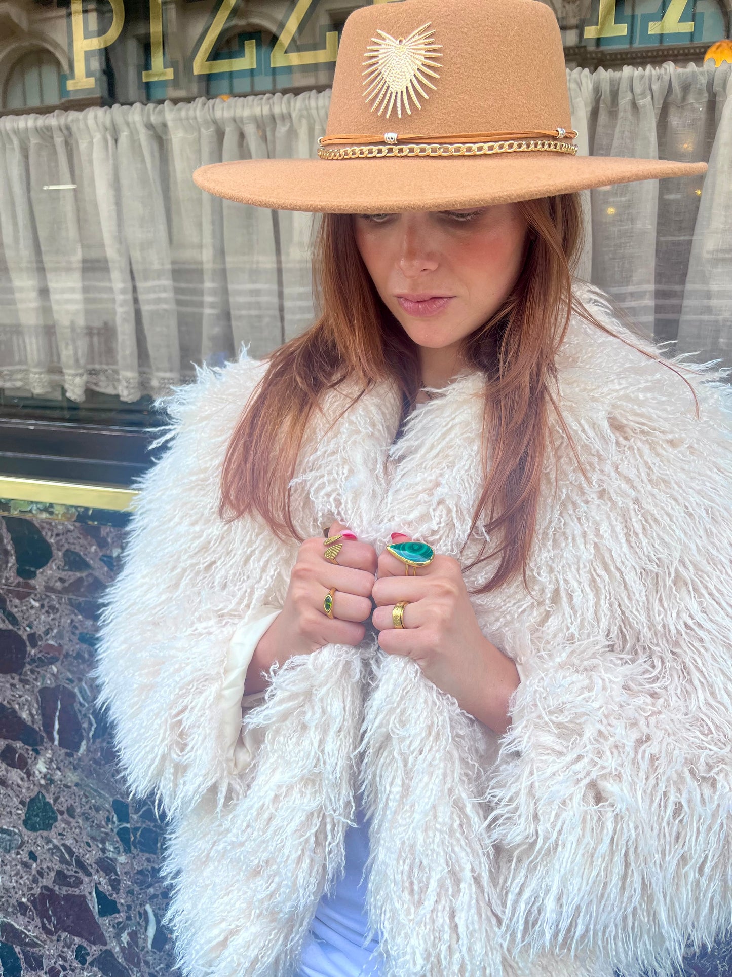 Tan Wide Brim Western Fedora – Gold Chain