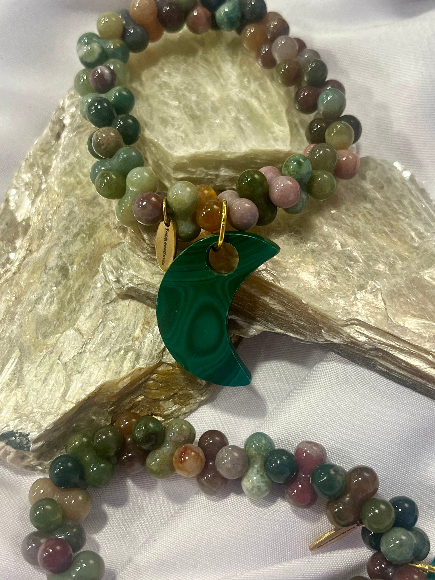 Green Aventurine Crescent Moon Bracelet – Abundance, Grounding & Growth Energy