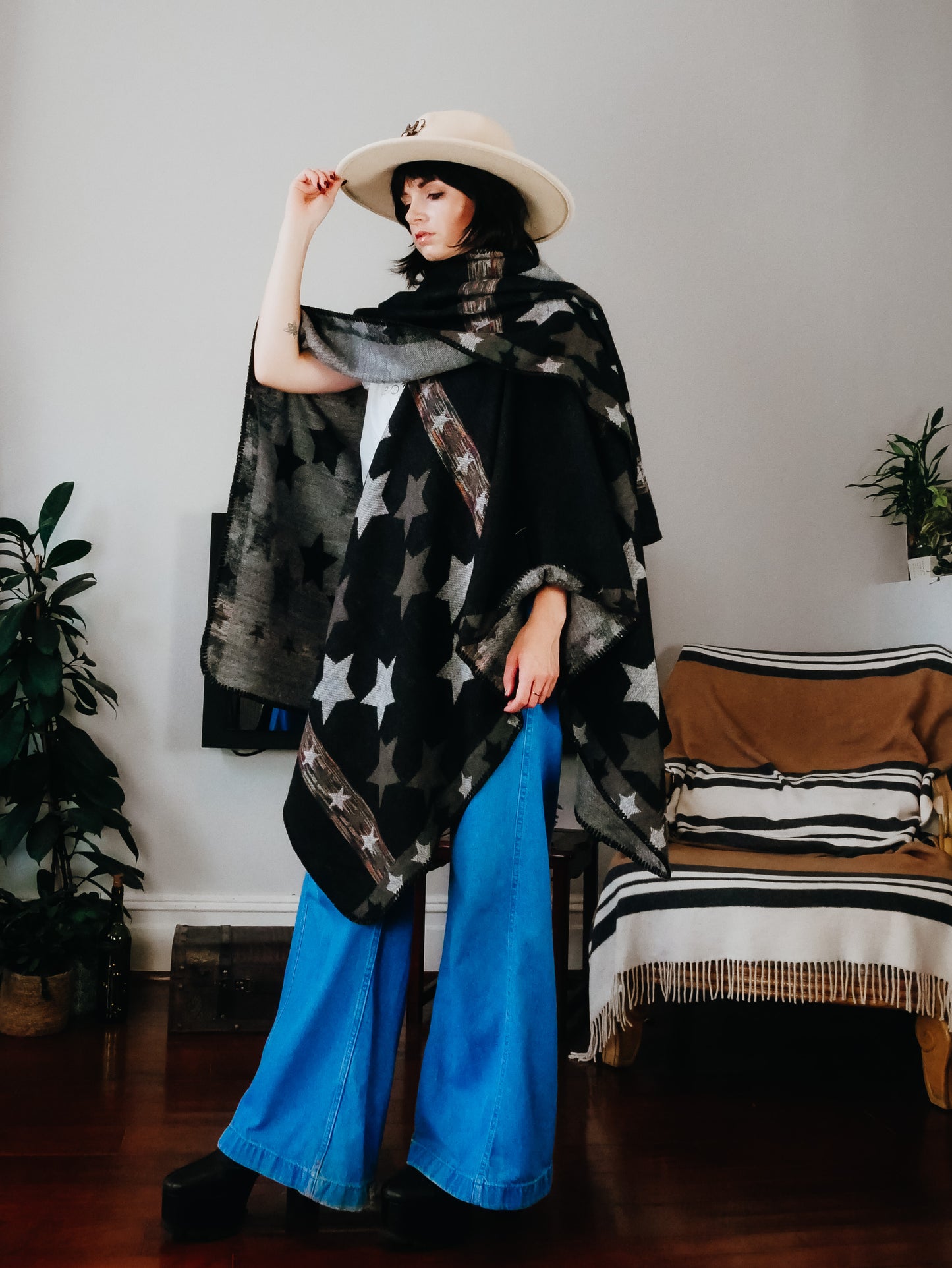 Black and grey star print kimono shawl