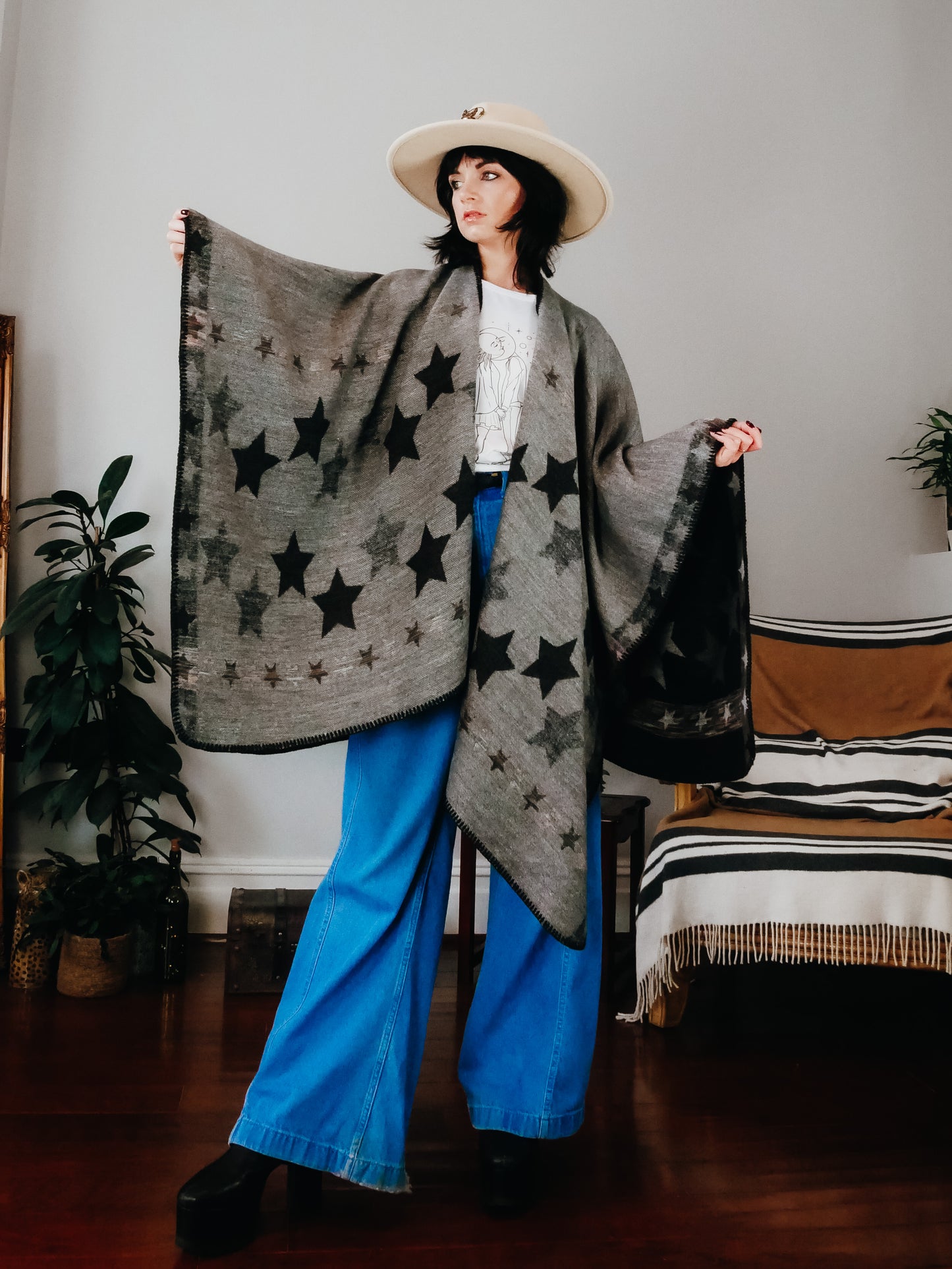 Black and grey star print kimono shawl