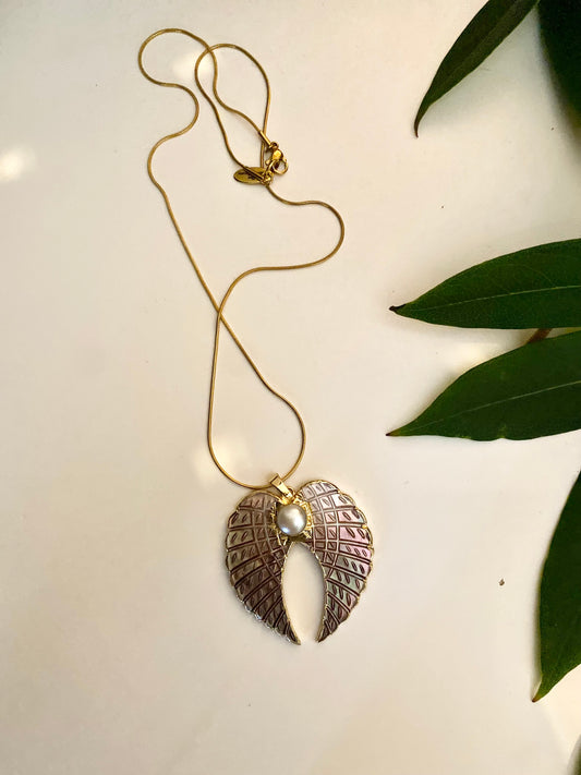 Angel wing natural pearl gold necklace